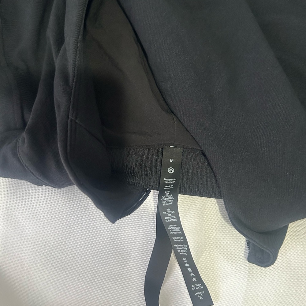 Lululemon Women's Black Full-Zip hoodie médium - Picture 3 of 4
